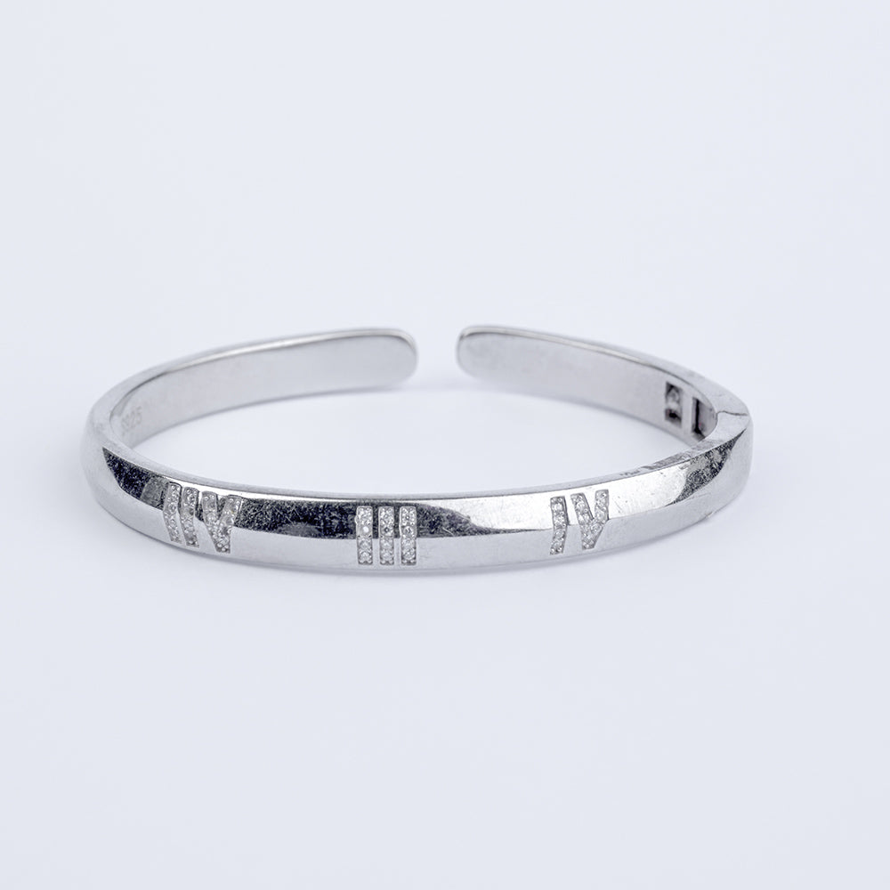 Small Diamond Strap Bracelet